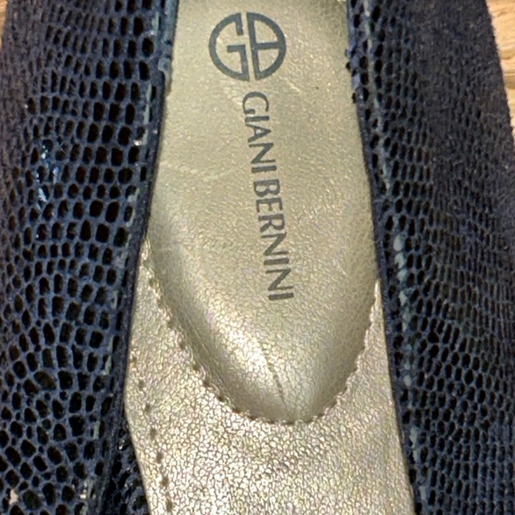 Giani Bernini Navy Blue Textured Peep Toe Flats 9.5 M - Picture 2 of 10